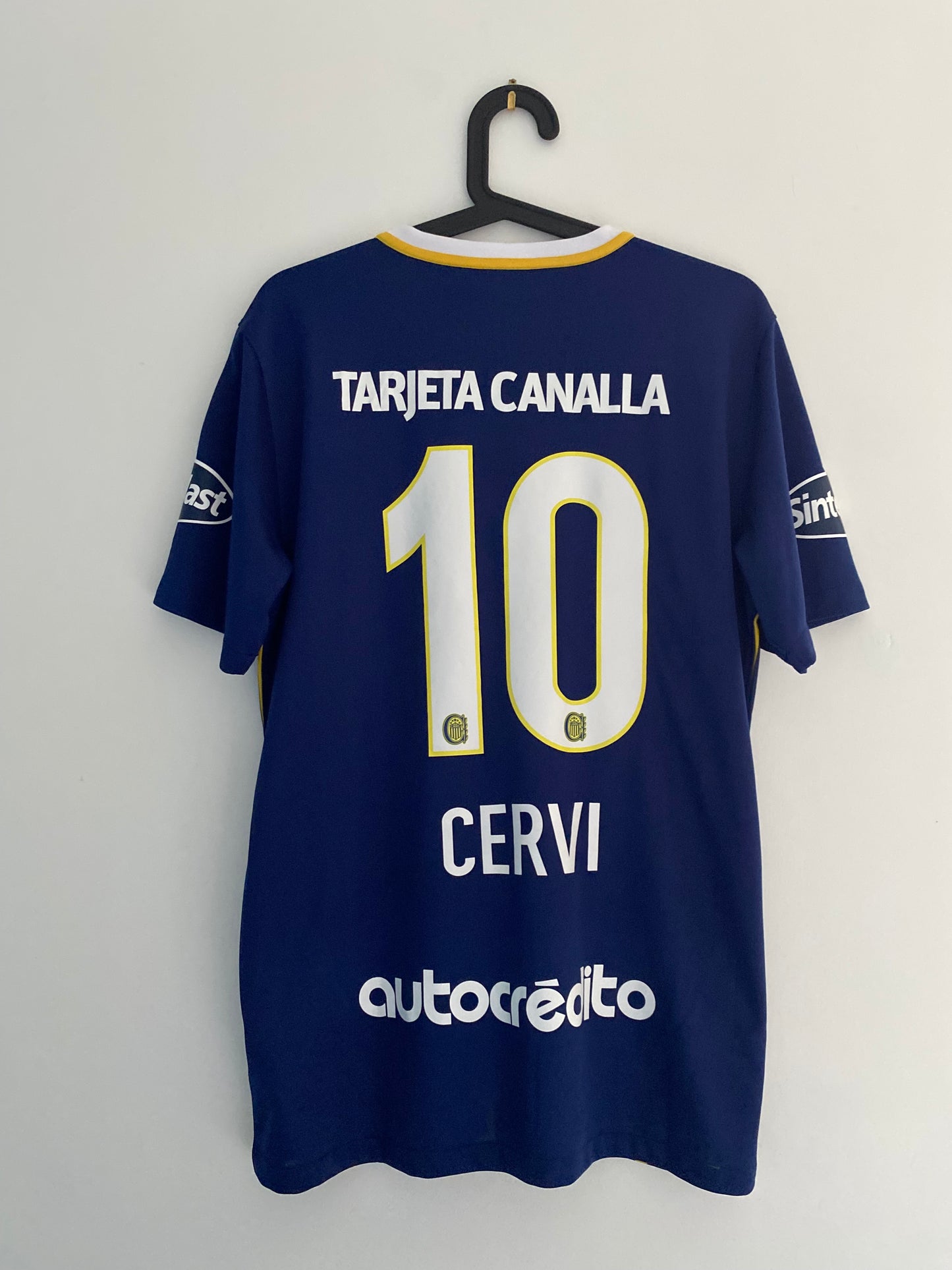 Rosario Central 2016/17 Home Shirt (M) - FRANCO CERVI 10